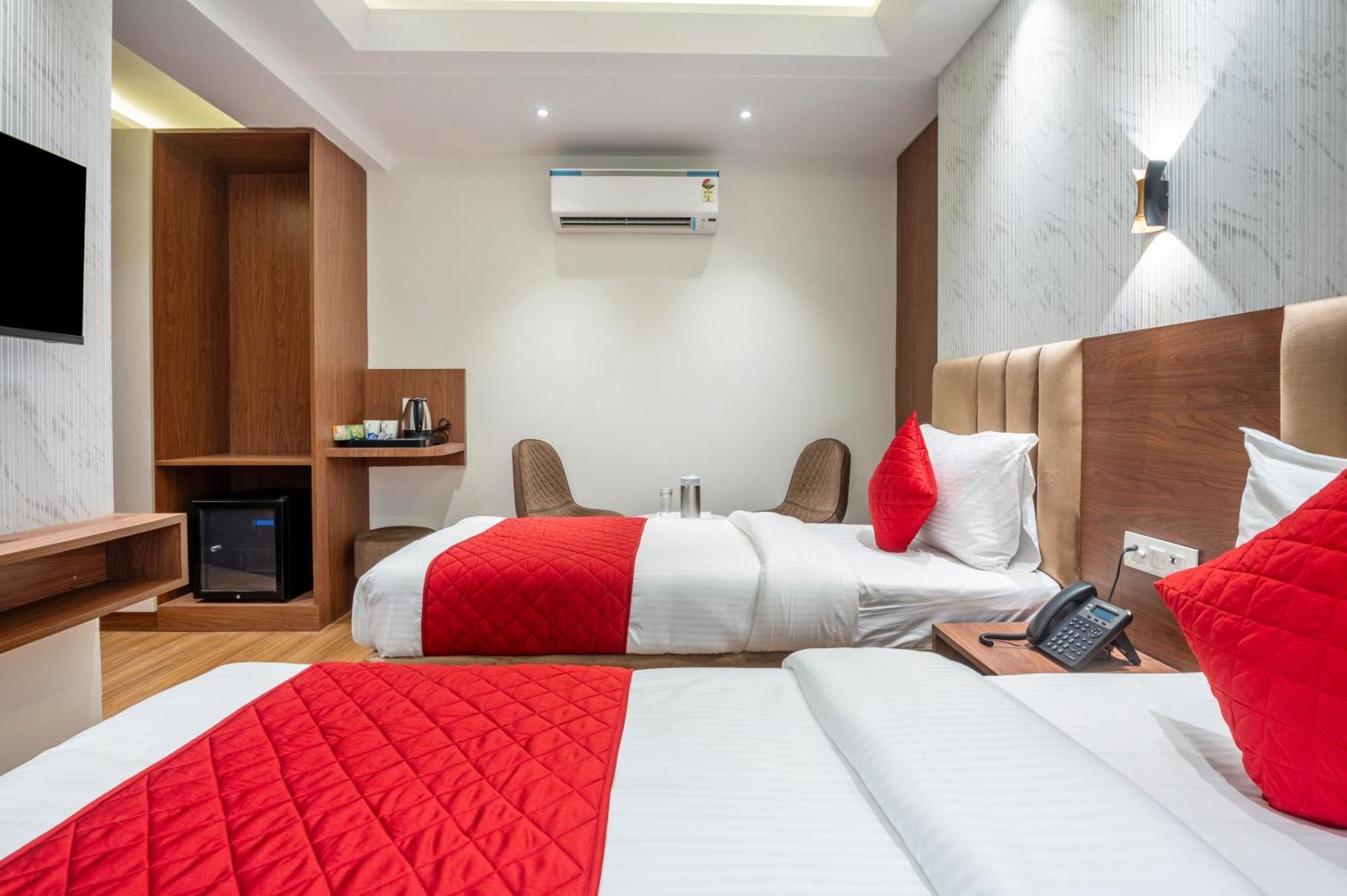 Hotel Avaas - Faiz Road Karol Bagh Delhi  Exterior foto